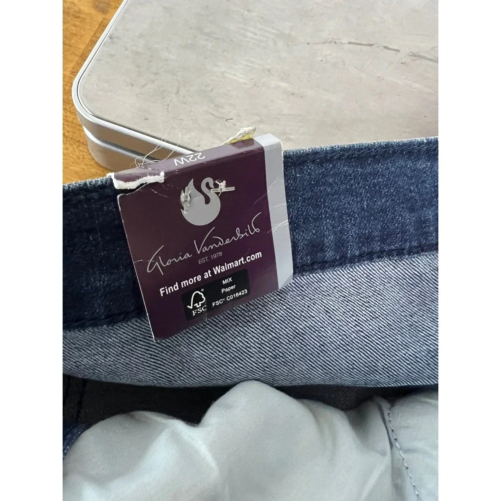 Gloria Vanderbilt Amanda Capri Jeans Women 22W Swan Series Blue Stretch Denm NWT